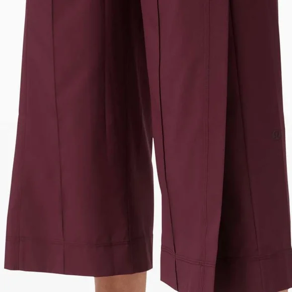 NWT Lululemon Wanderer Culottes Swift Ultra Light Fabric Pants 8 Cassis red - Picture 3 of 8